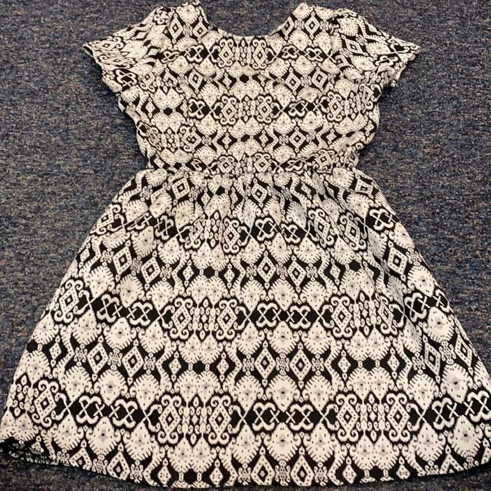 One Clothing White pattern dress sz. L NWT